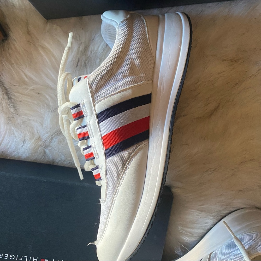 Woman’s Relida Jogger Sneakers